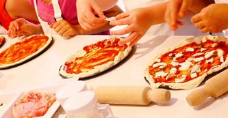 Lección de cocina con pizza y helado en Florencia in Florence